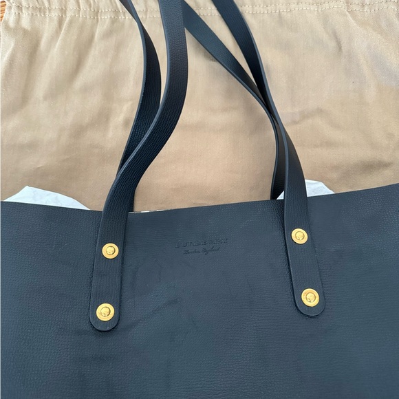 New Burberry Haymarket check black Leather tote bag - Picture 7 of 11